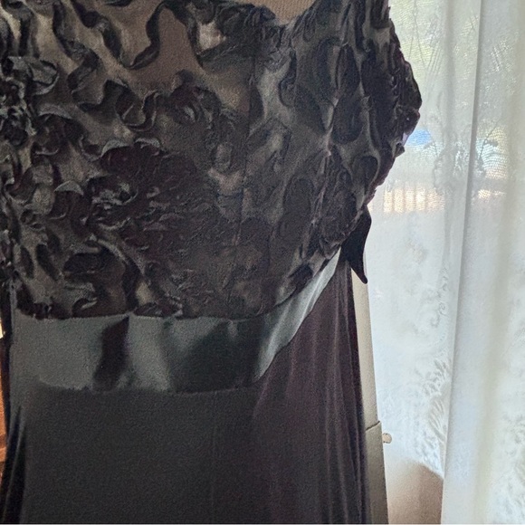 Vintage Miss Elliette 1970’s Elegant Black Lace Top Dress with Bow Detail size10 - Picture 9 of 11